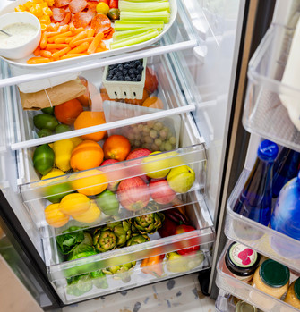 5444846873_GE_GSS28PYYFS_FridgeDrawers.jpg